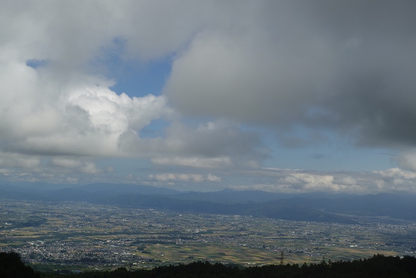 空と大地の狭間に見える光景-1