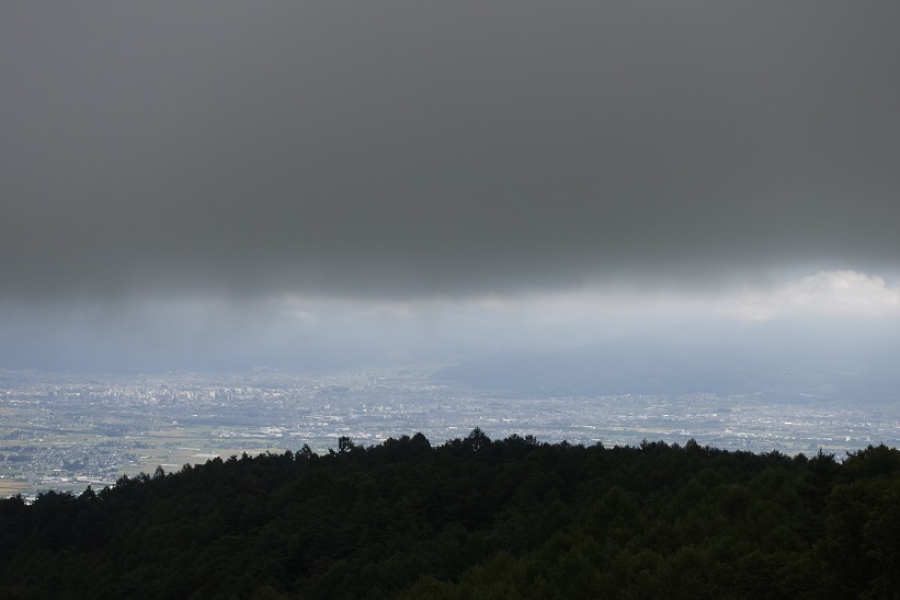 空と大地の狭間に見える光景-3